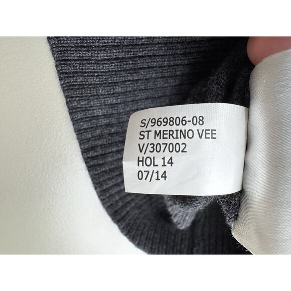 Banana Republic Mens 100% Extra Fine Merino Wool V Neck Sweater L Gray Preppy - Picture 8 of 11